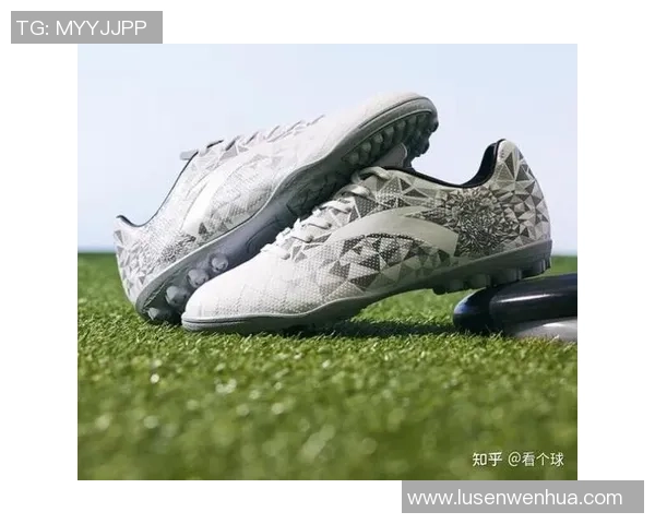 足球明星们的足球鞋背后的故事与科技创新探秘 足球明星们的足球鞋背后的故事与科技创新探秘