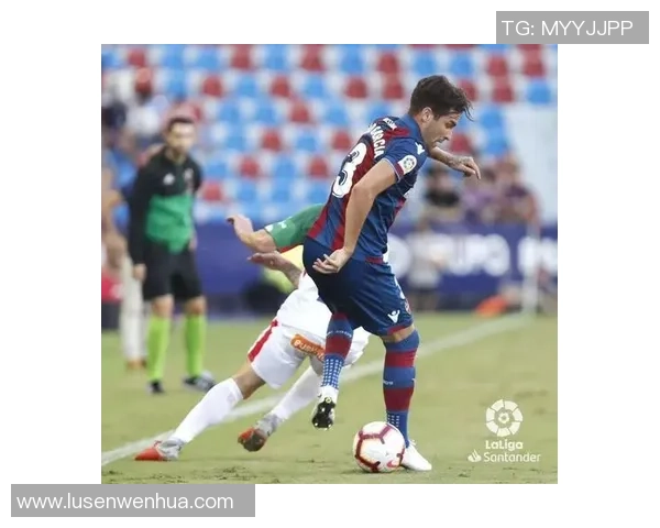 成都足球队以97分领跑冠军赛积分榜展现强劲实力 成都足球队以97分领跑冠军赛积分榜展现强劲实力