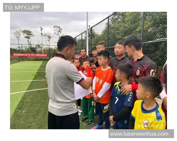 足球明星齐聚新疆乌鲁木齐共庆足球盛宴点燃热情与梦想