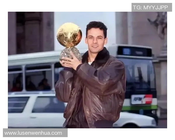 足球明星大丁丁图揭秘球场背后的故事与荣耀瞬间